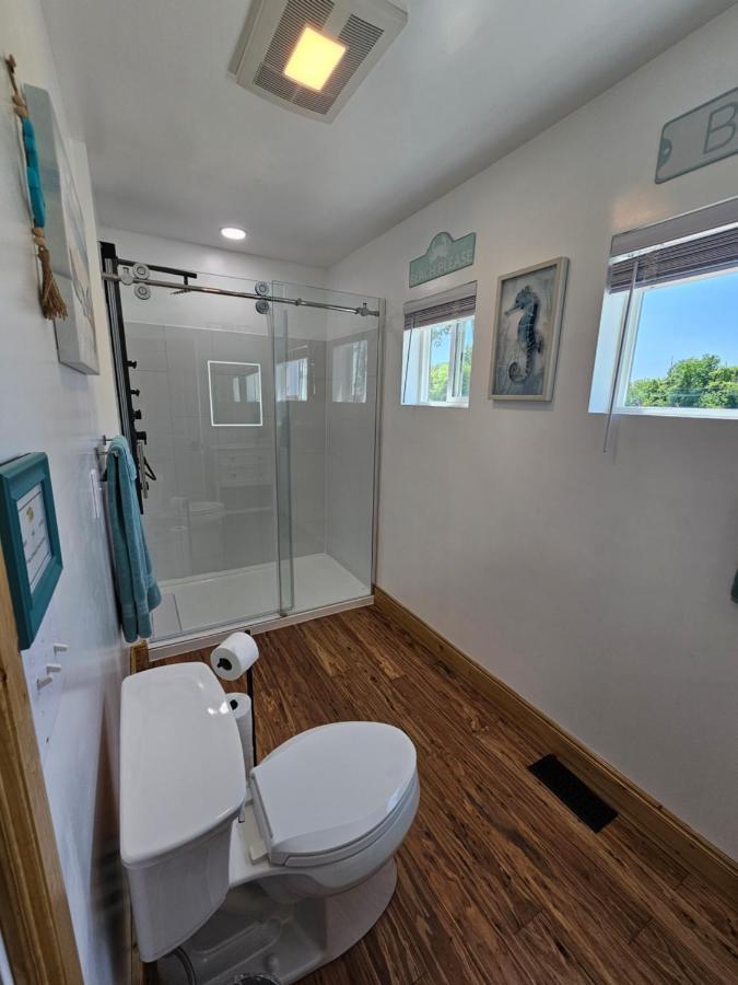 Tree-Top Lake-Front Cottage Madison المظهر الخارجي الصورة